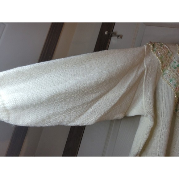 Vtg Jaclyn Smith V Neck Sweater w Lace and Beads Details white Size L - Picture 3 of 6